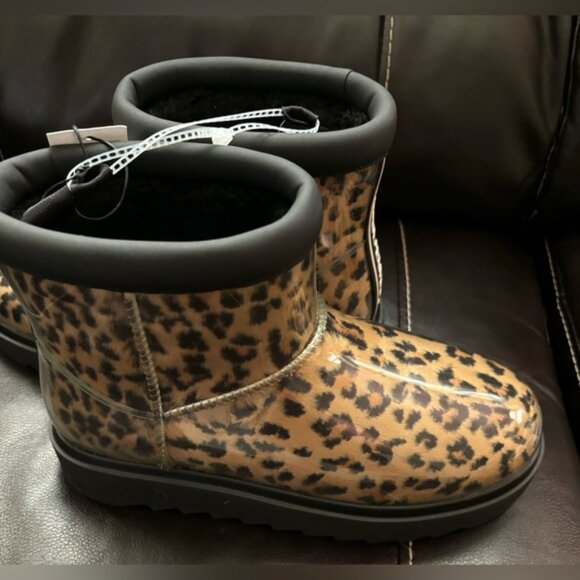 🎉🎉UGG Classic Short: Timeless Warmth for Every Step - Picture 13 of 15